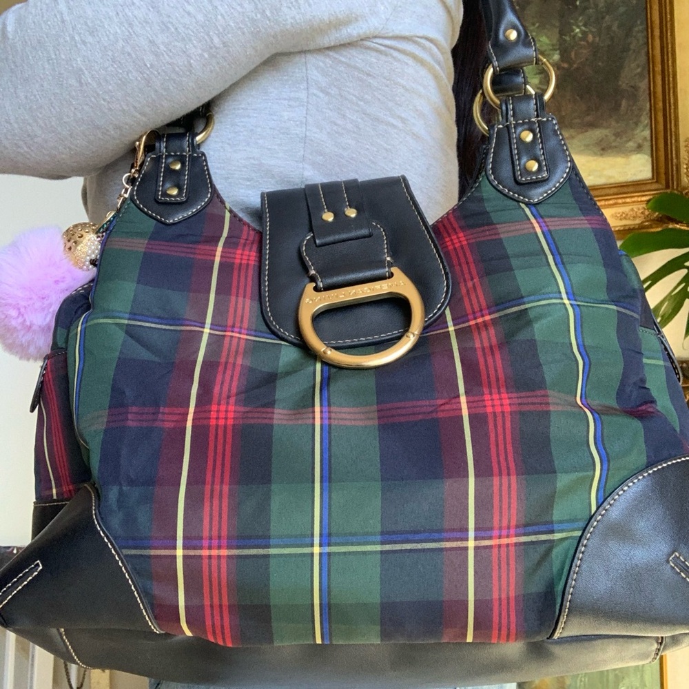 Gorgeous plaid nylon bag with leather accent 🔥🔥🔥